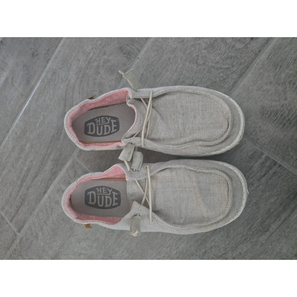 Hey Dude Womens Wendy Chambray White Nut Slip On Loafers Size 7 Casual Tan Beige - Picture 2 of 9